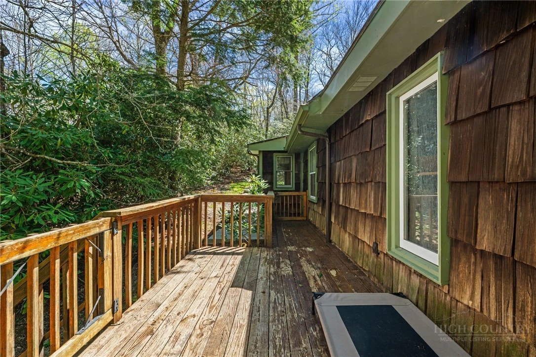 Image number 12 for the current listing
