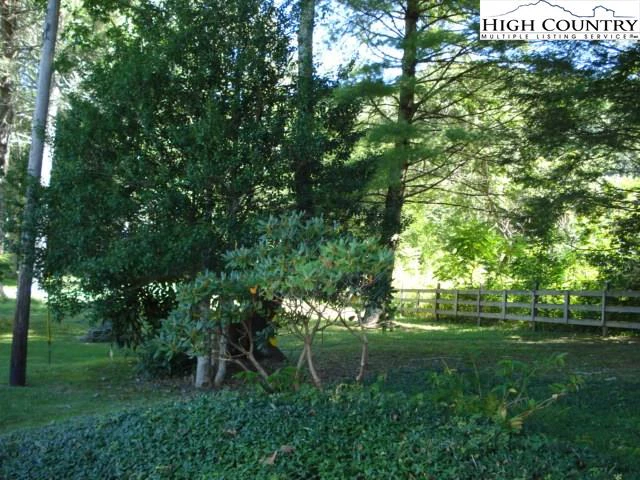 Image number 17 for the current listing