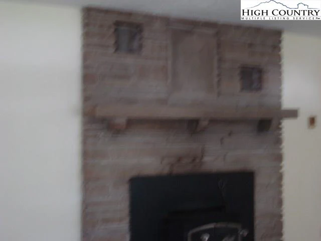 Image number 14 for the current listing