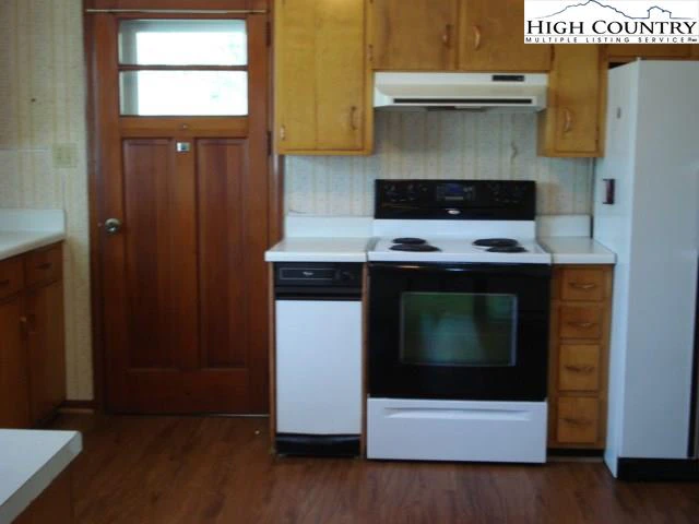 Image number 11 for the current listing