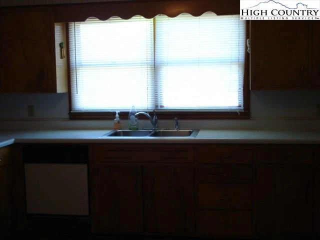 Image number 10 for the current listing