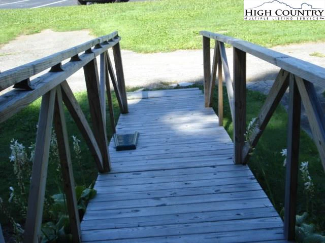 Image number 6 for the current listing