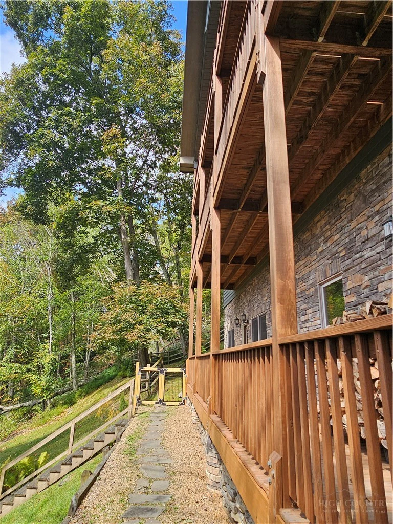 Image number 3 for the current listing