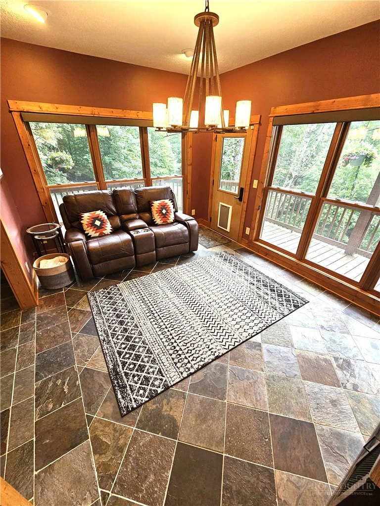 Image number 6 for the current listing
