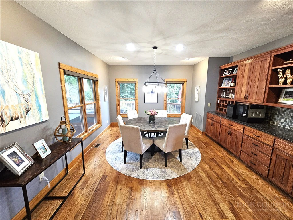 Image number 7 for the current listing