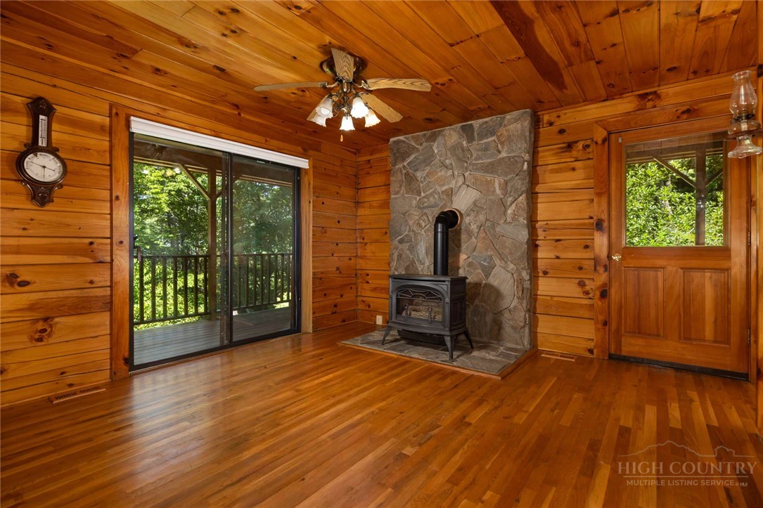 Image number 22 for the current listing