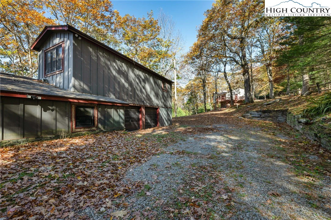 Image number 25 for the current listing
