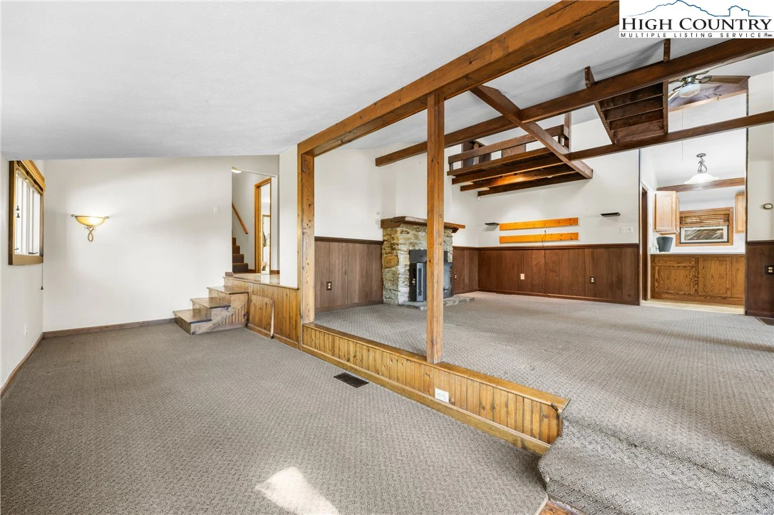 Image number 20 for the current listing