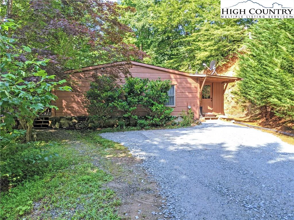 Image number 1 for the current listing