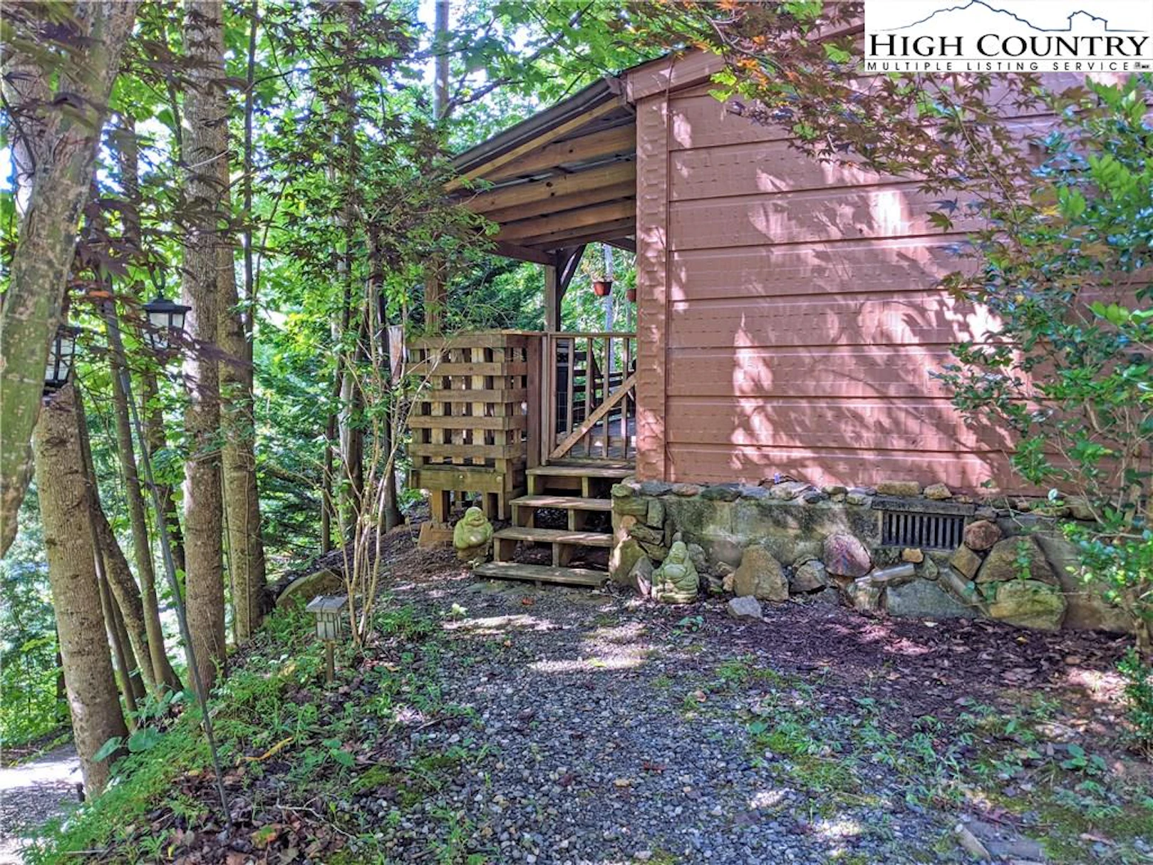 Image number 28 for the current listing