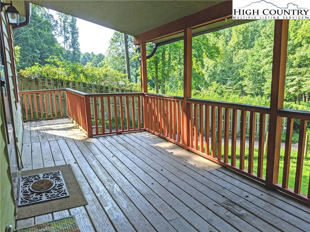 Image number 6 for the current listing