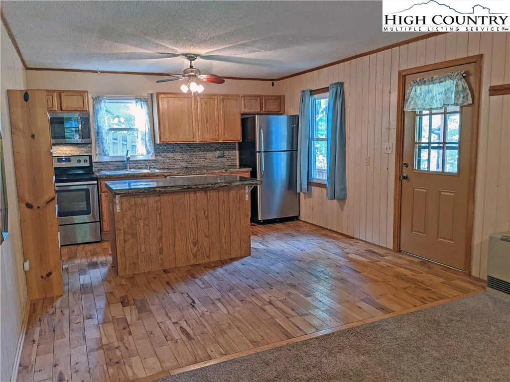 Image number 7 for the current listing