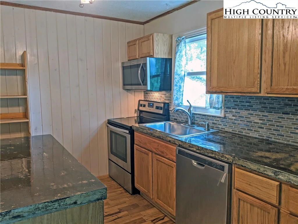 Image number 10 for the current listing