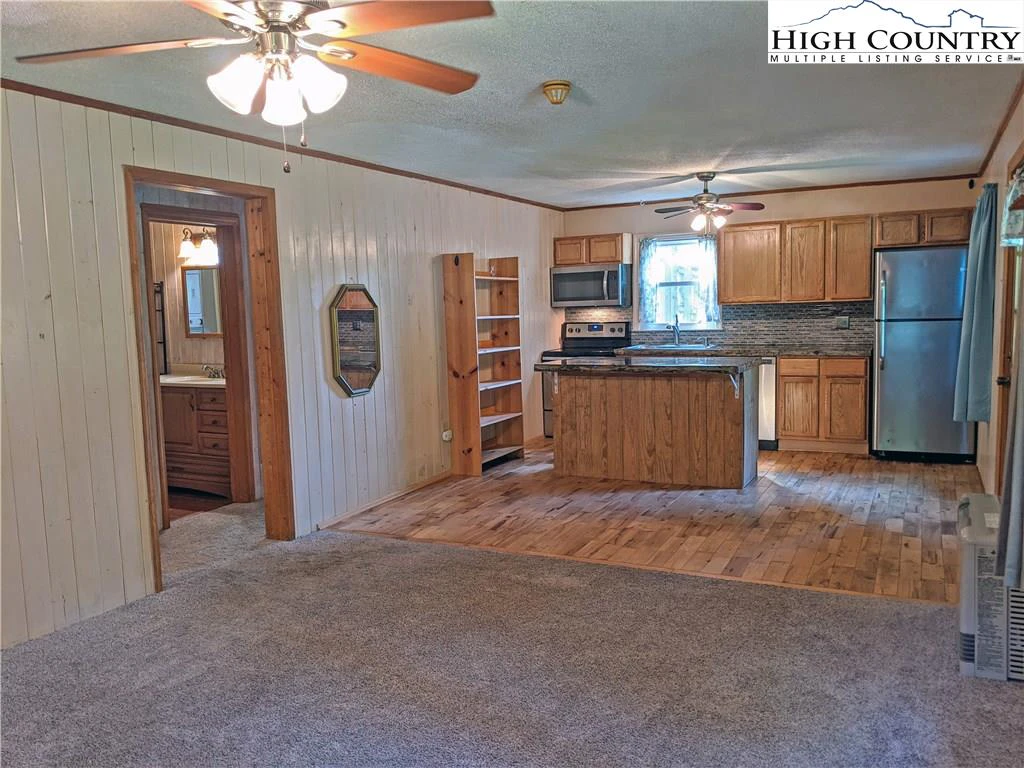 Image number 11 for the current listing