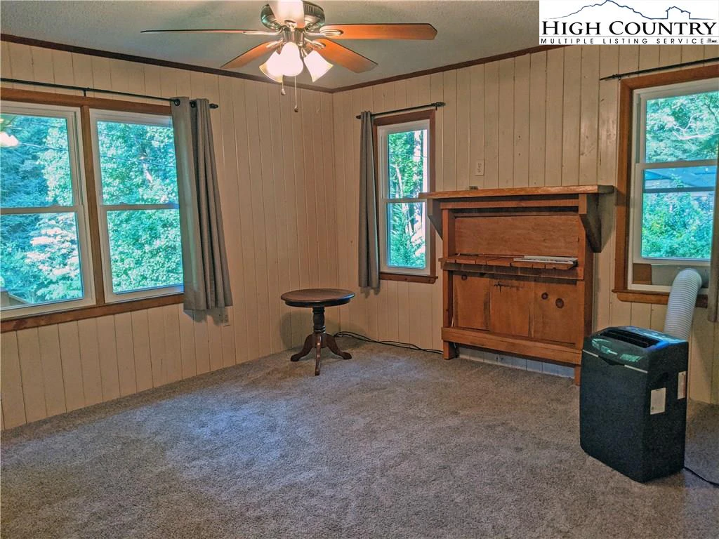 Image number 12 for the current listing