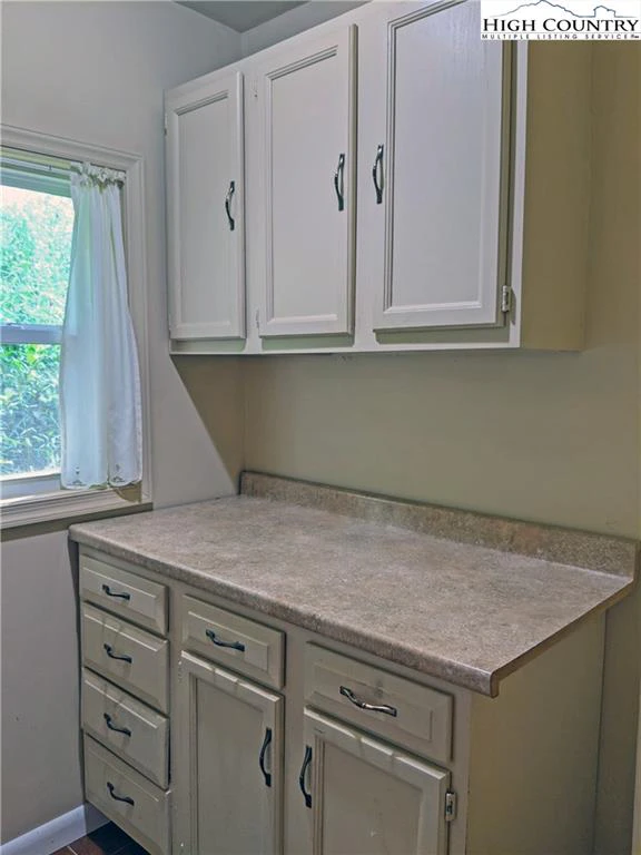 Image number 20 for the current listing