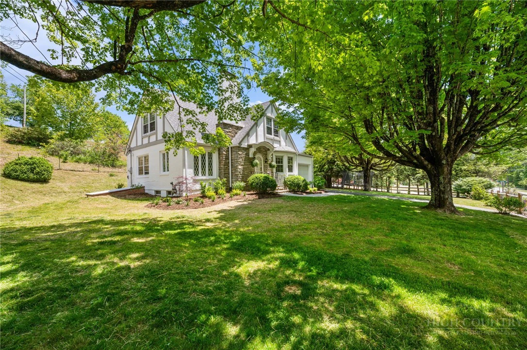 Image number 2 for the current listing