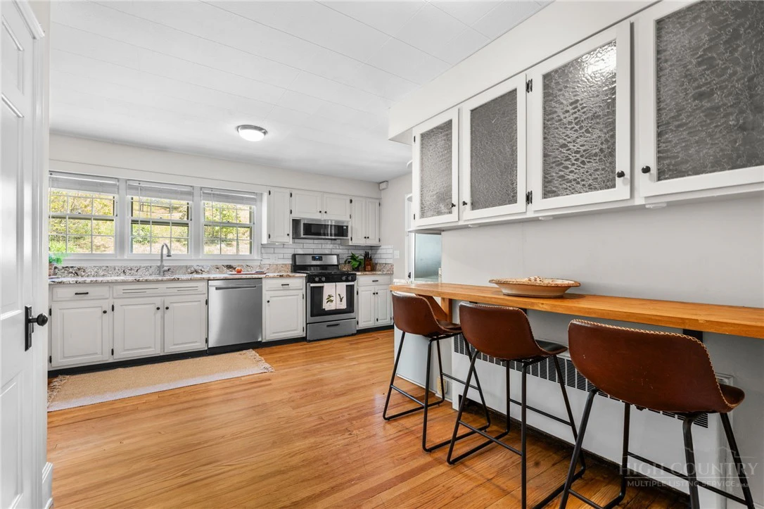 Image number 10 for the current listing