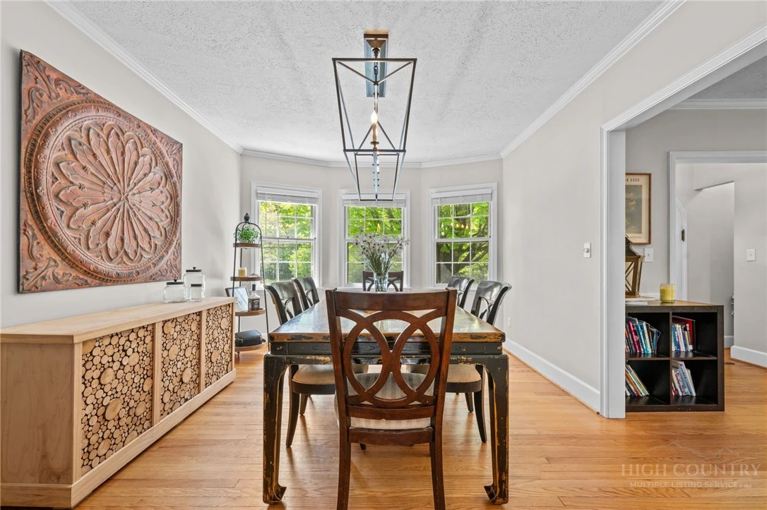 Image number 12 for the current listing