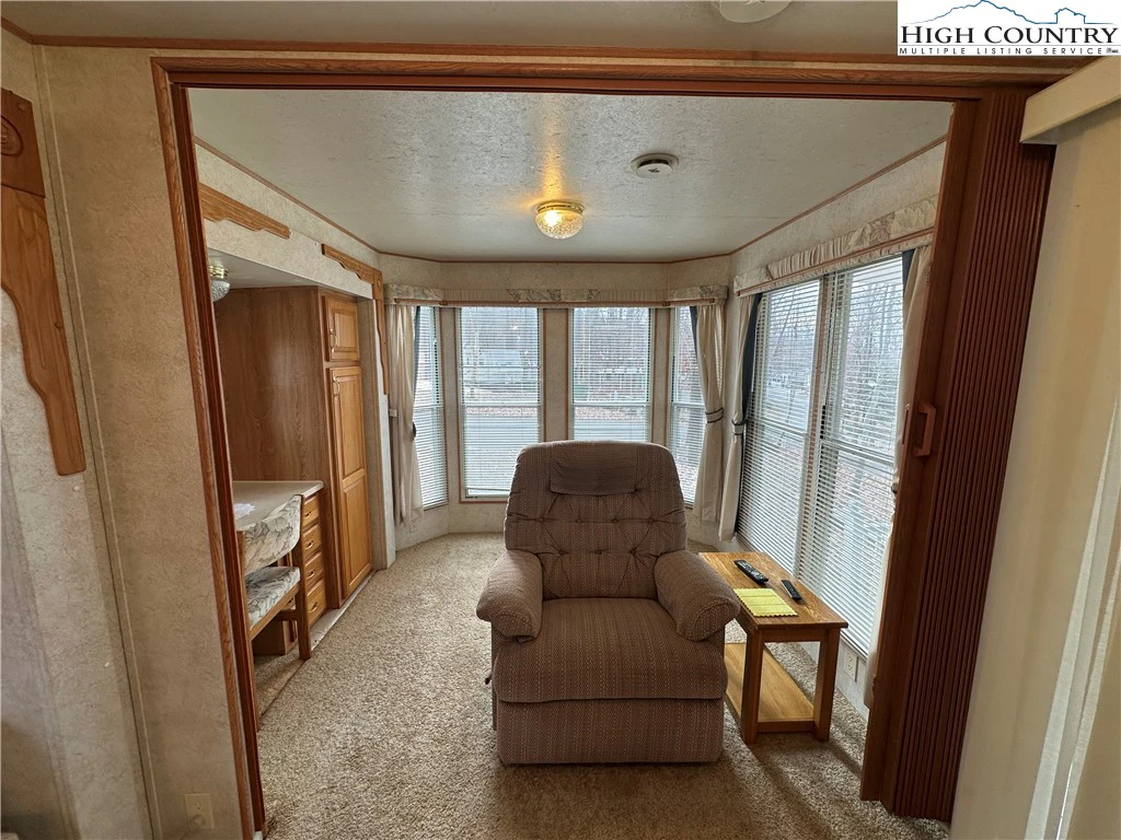 Image number 24 for the current listing