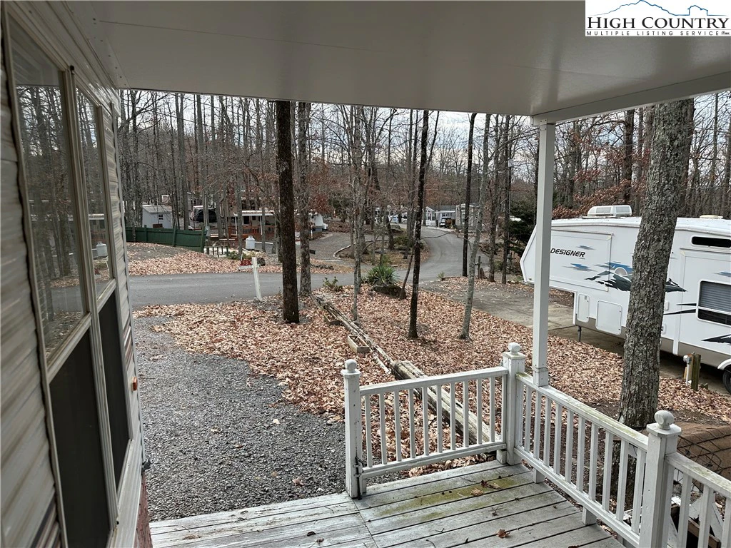 Image number 10 for the current listing