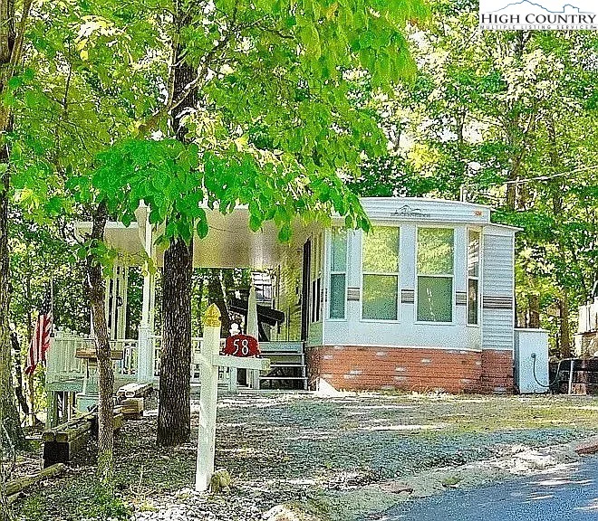 Image number 1 for the current listing