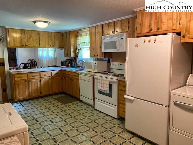 Image number 19 for the current listing