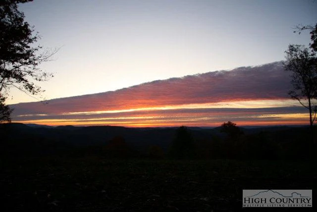 Image number 9 for the current listing