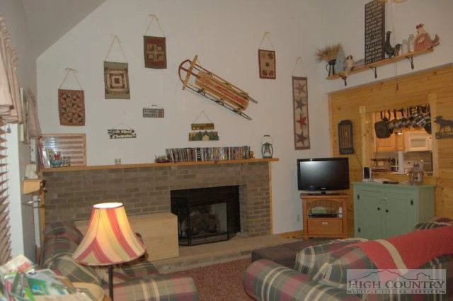 Image number 8 for the current listing