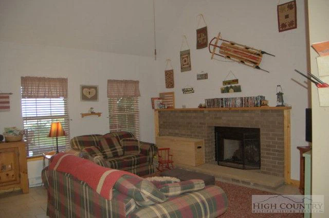 Image number 7 for the current listing