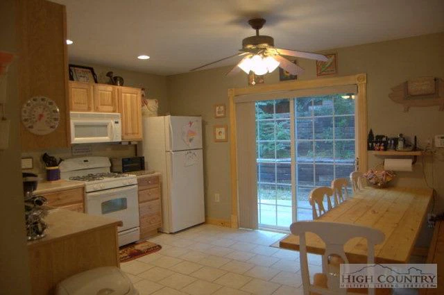 Image number 5 for the current listing