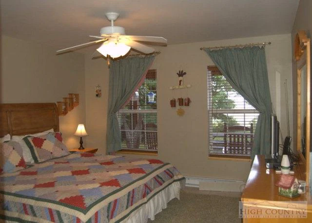 Image number 3 for the current listing