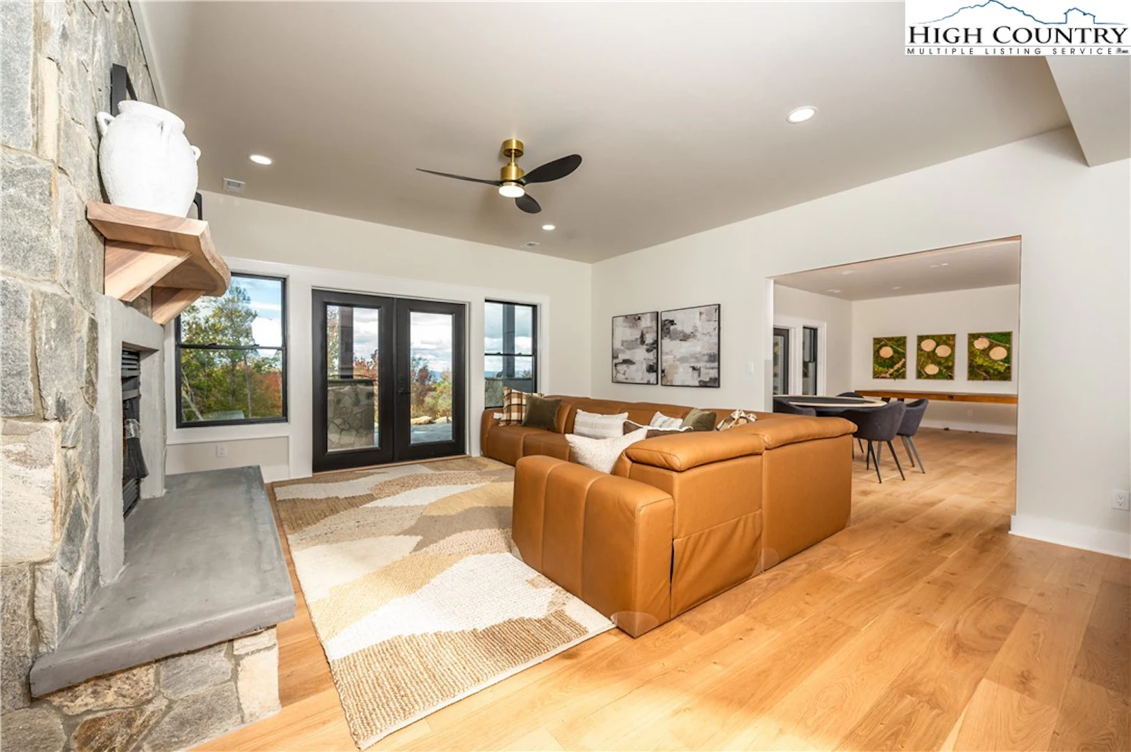 Image number 2 for the current listing