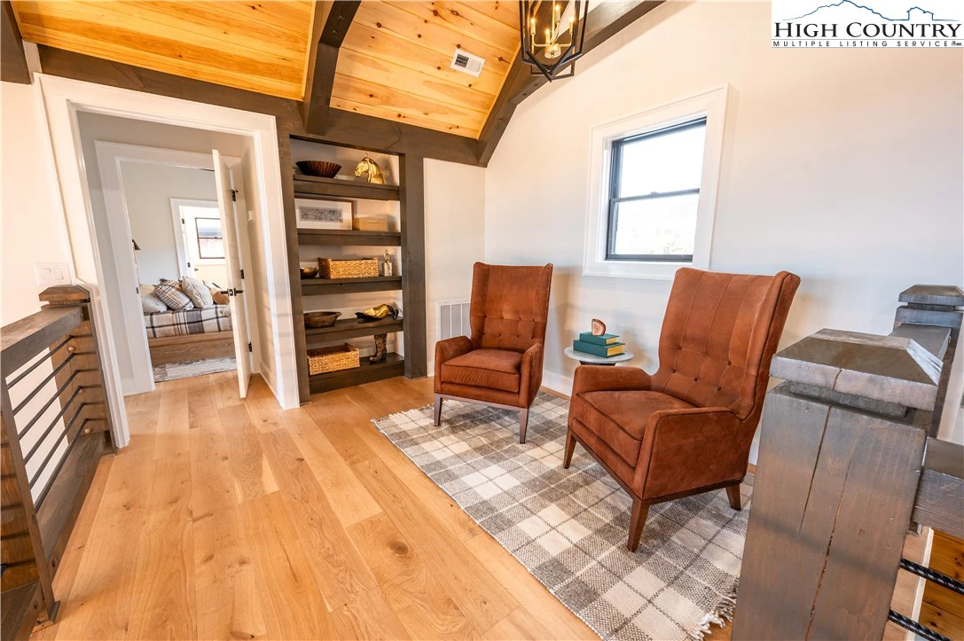 Image number 10 for the current listing