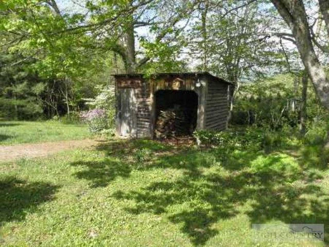 Image number 19 for the current listing