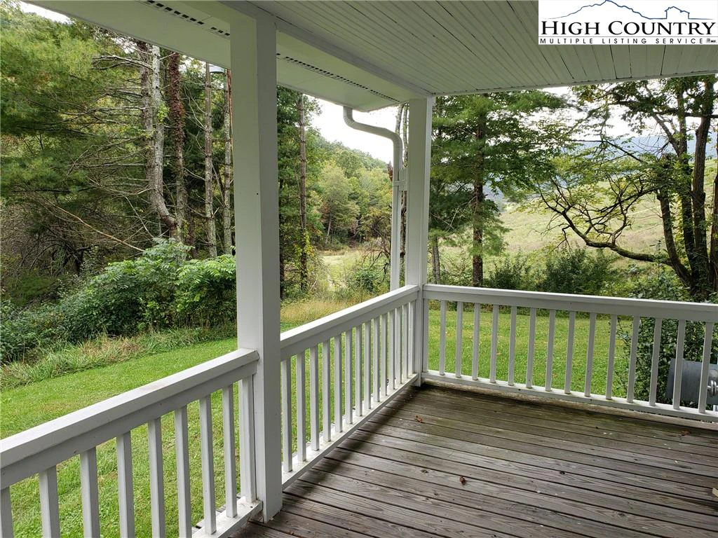Image number 13 for the current listing