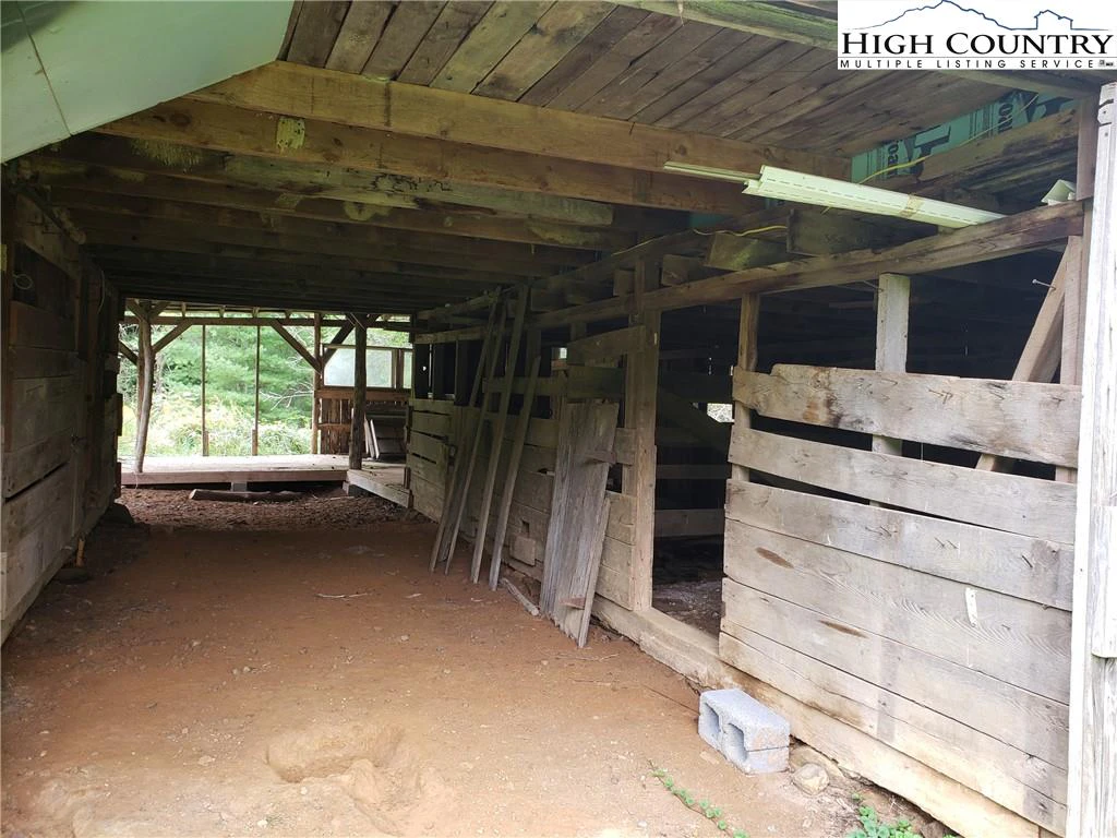 Image number 6 for the current listing