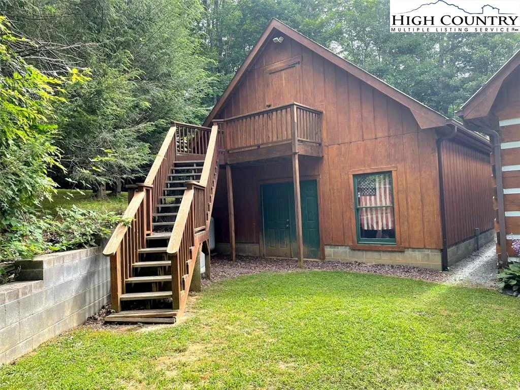 Image number 16 for the current listing