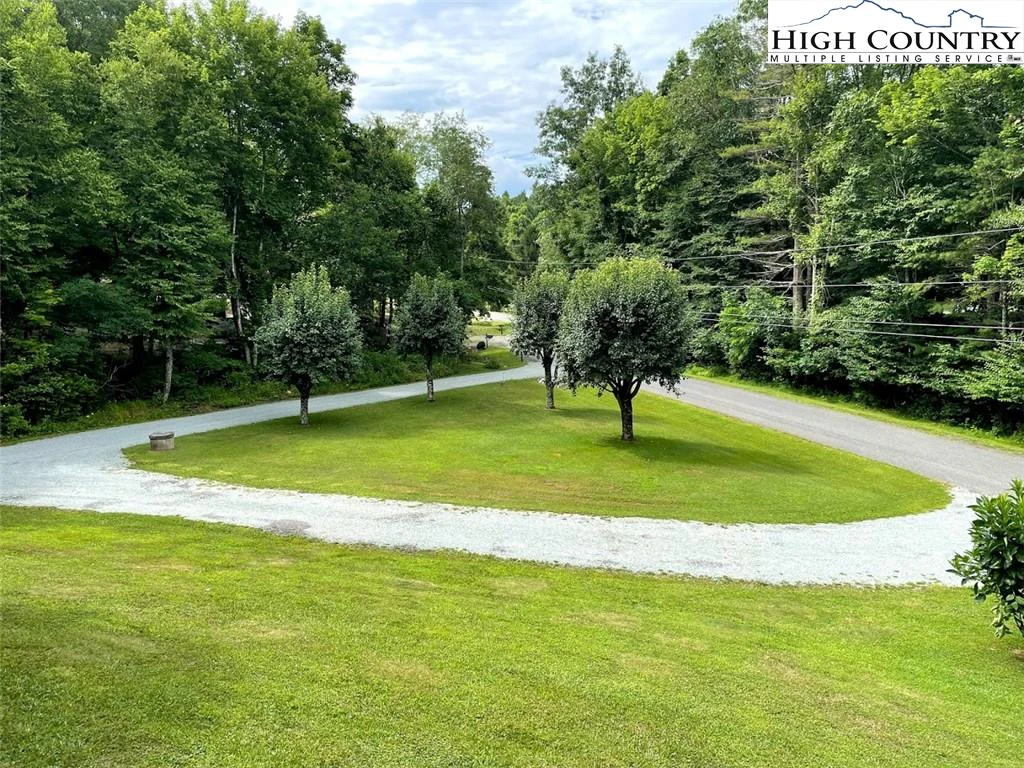 Image number 19 for the current listing
