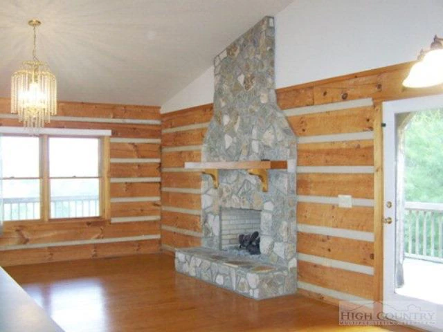Image number 8 for the current listing