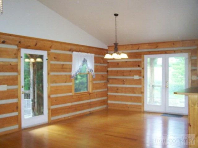 Image number 7 for the current listing