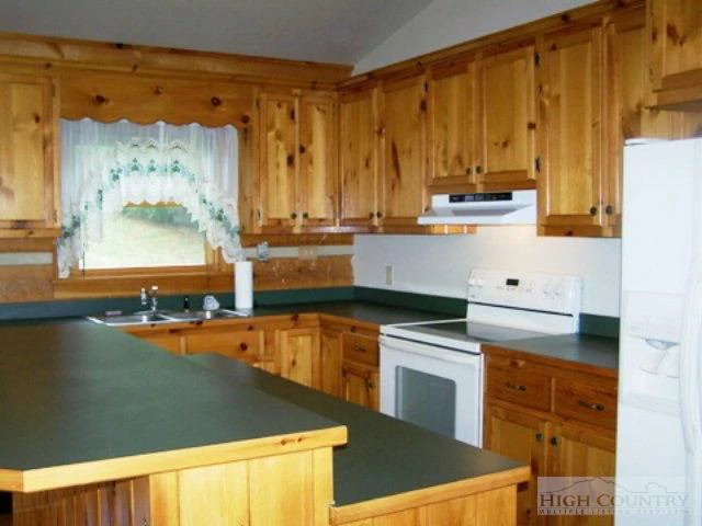 Image number 5 for the current listing