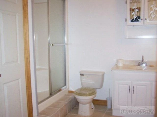 Image number 13 for the current listing