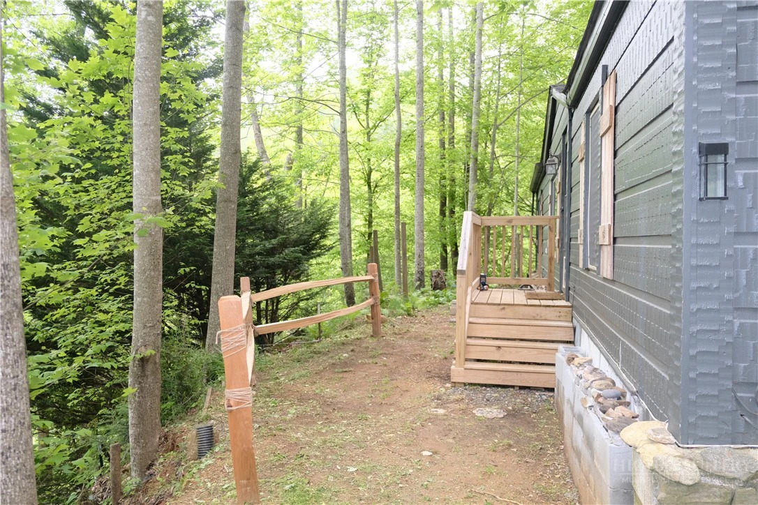 Image number 2 for the current listing