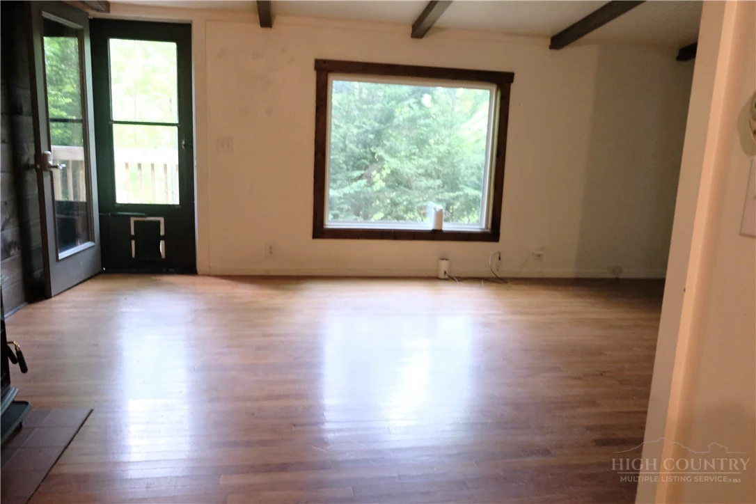 Image number 8 for the current listing