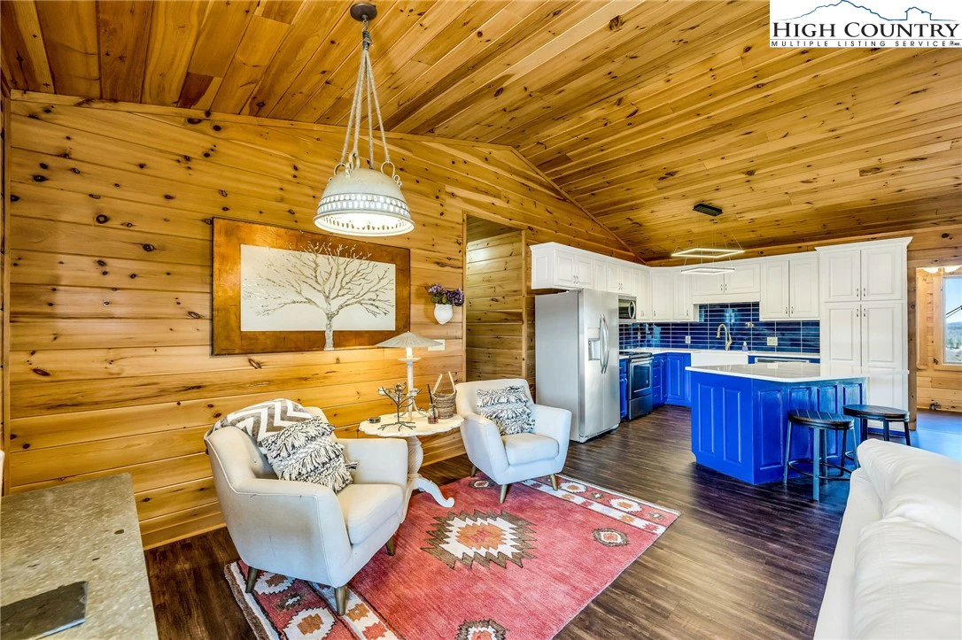 Image number 4 for the current listing