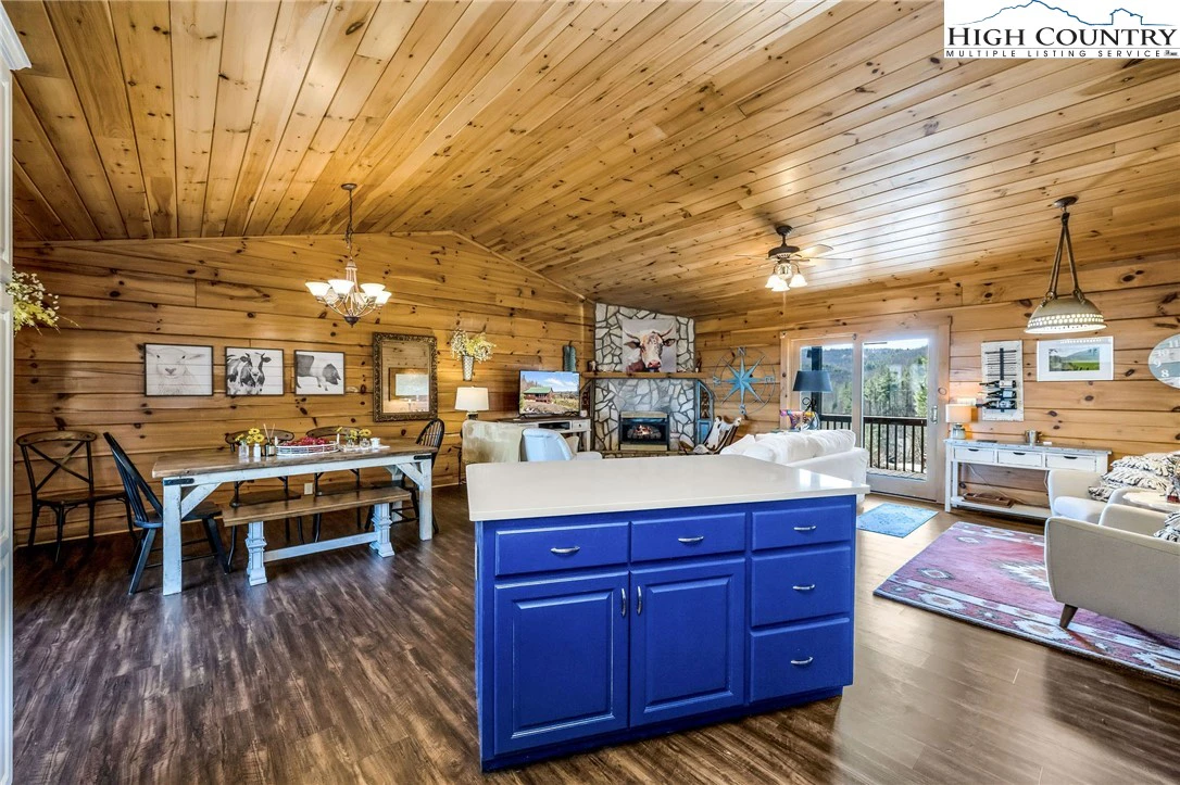 Image number 7 for the current listing