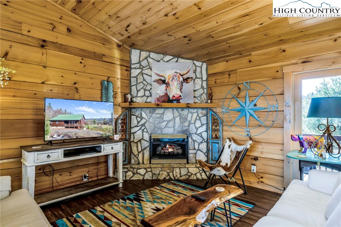 Image number 11 for the current listing