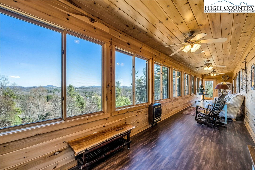 Image number 24 for the current listing