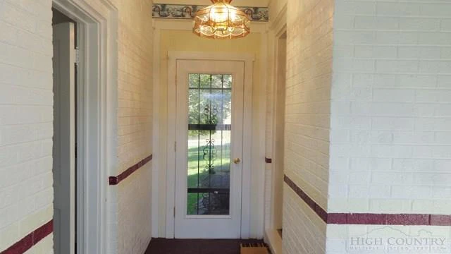 Image number 15 for the current listing